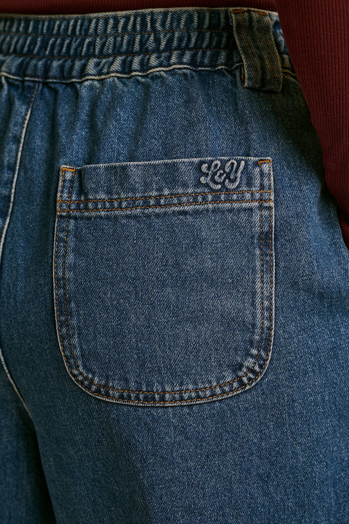 Ashby Barrel Leg Jeans - Organic Cotton Denim in Mid Wash Blue (New Fit)