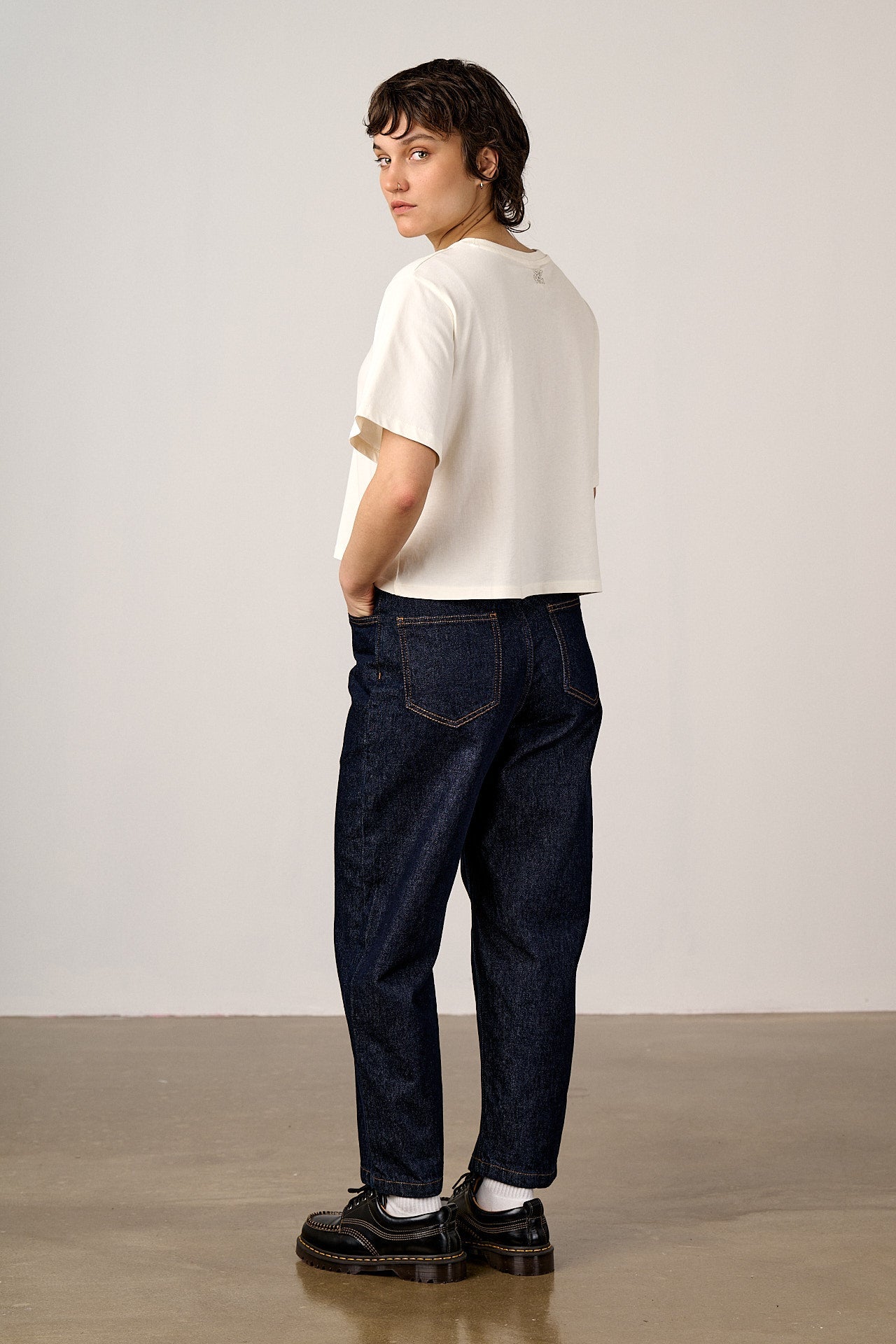 Zayla - Cropped Boxy T-Shirt in Ecru